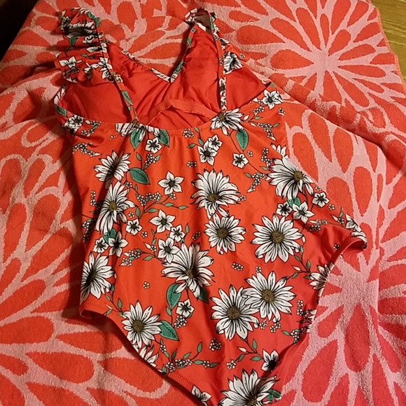 New Jessica Simpson Ruffled One Piece Swimsuit - Picture 5 of 6